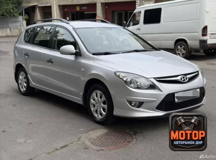 HYUNDAI i30, 2011