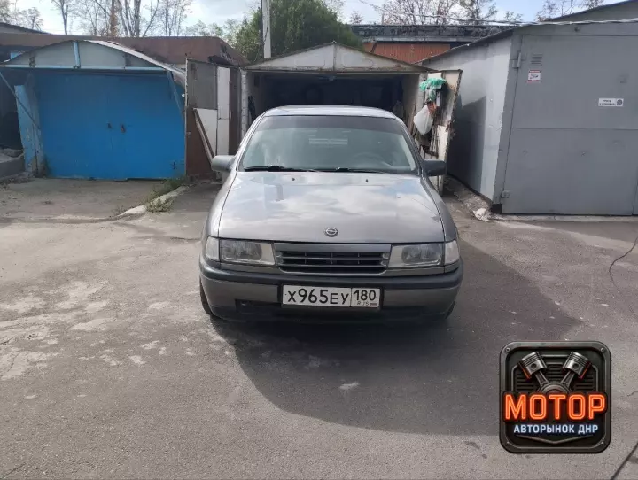 Opel Вектра А, 1990