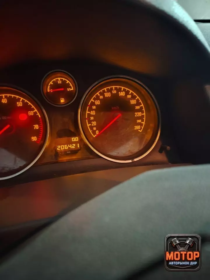 Opel Astra, 2011