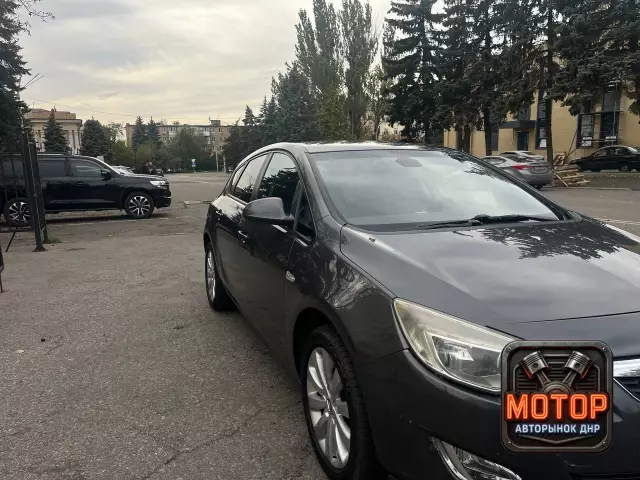 Opel Astra, 2010