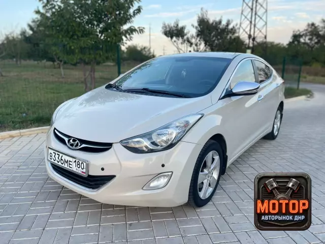 Hyundai Elantra, 2012